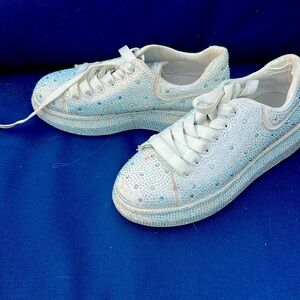 Miami styled sequence sneakers size 6